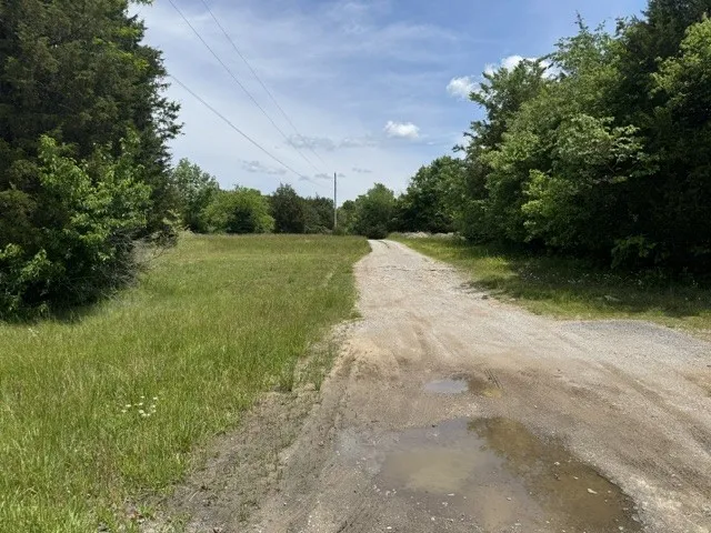 984 Old Lewisburg Hwy Columbia, TN 38401