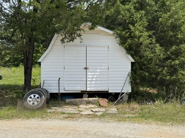 984 Old Lewisburg Hwy Columbia, TN 38401