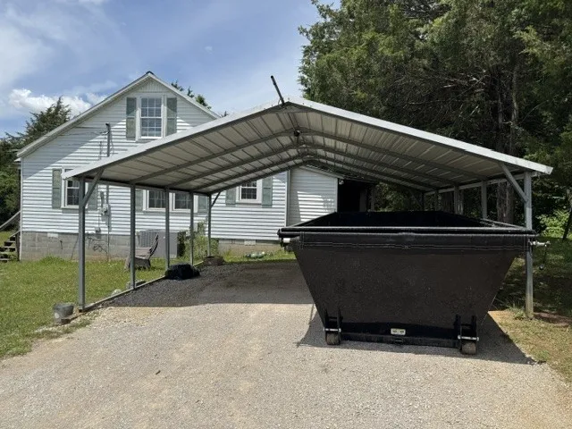 984 Old Lewisburg Hwy Columbia, TN 38401