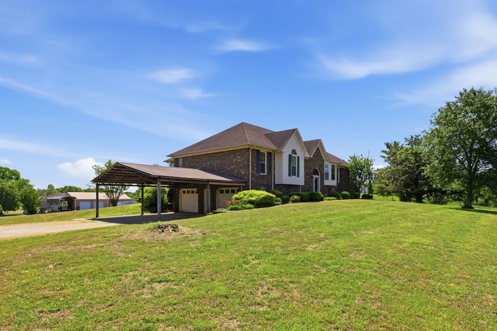 1474 Hardison Road Columbia, TN 38401