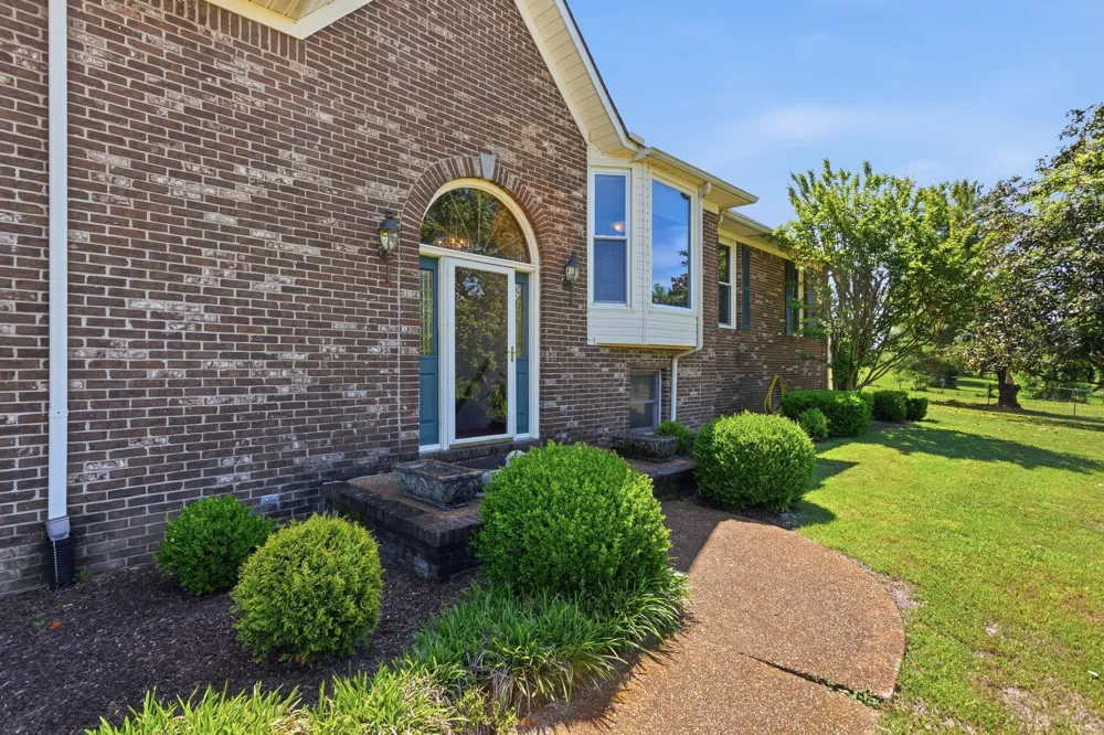 1474 Hardison Road Columbia, TN 38401