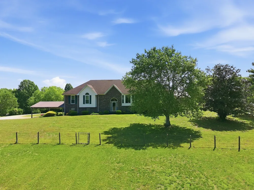 1474 Hardison Road Columbia, TN 38401
