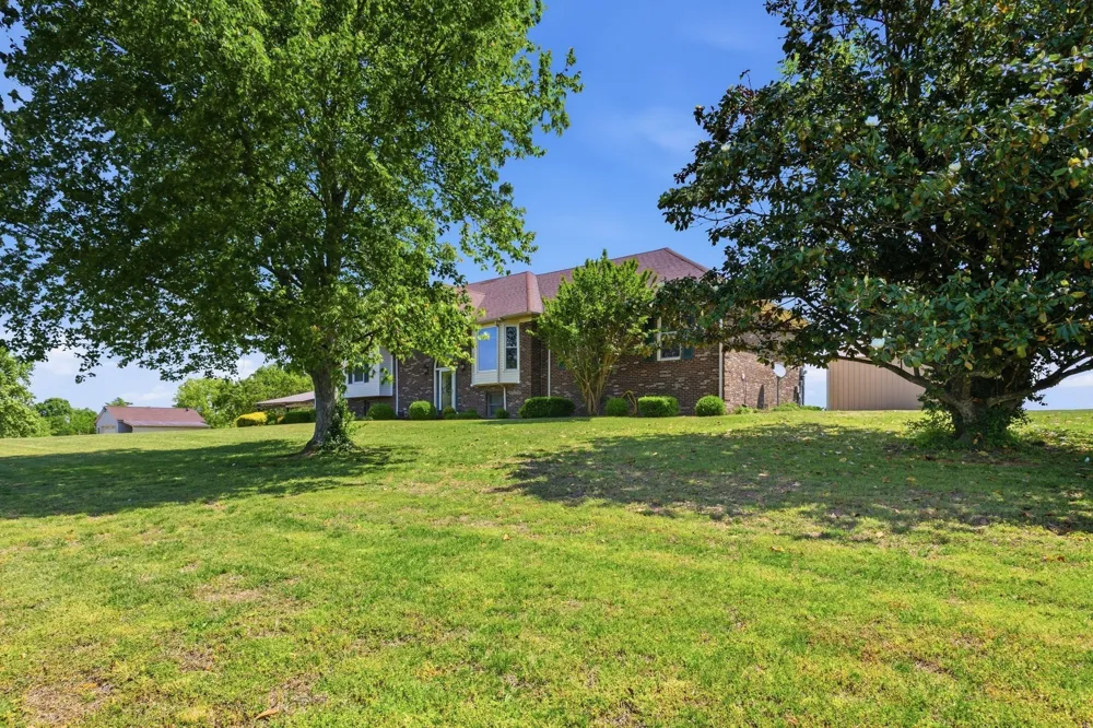 1474 Hardison Road Columbia, TN 38401