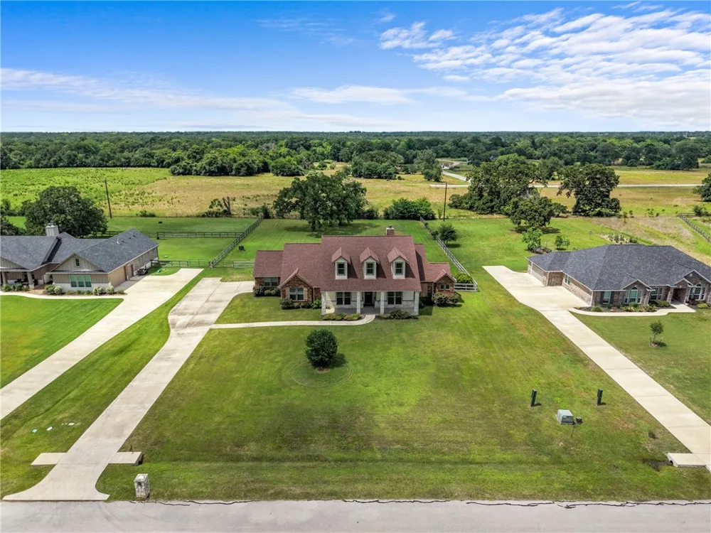 10040 Henley Cove Iola, TX 77861