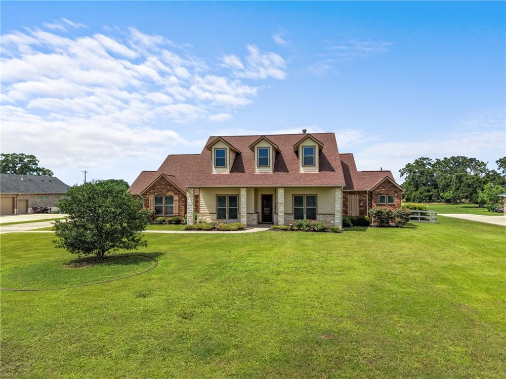 10040 Henley Cove Iola, TX 77861