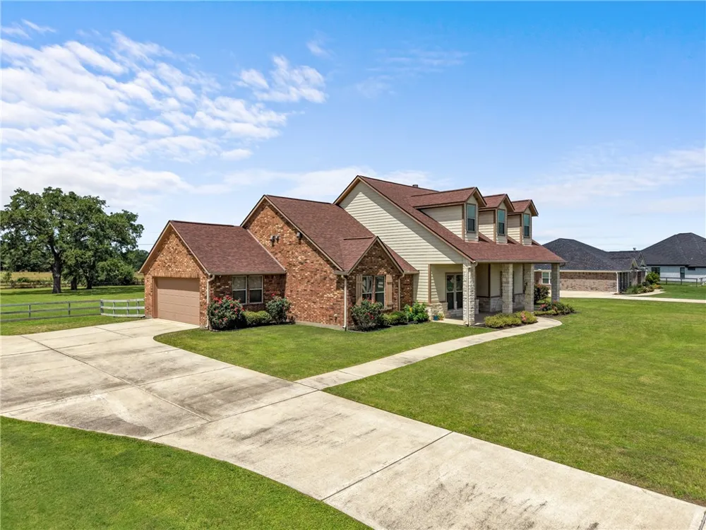 10040 Henley Cove Iola, TX 77861