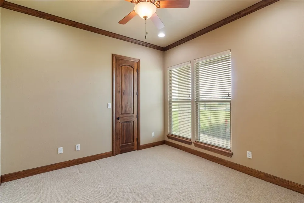 10040 Henley Cove Iola, TX 77861