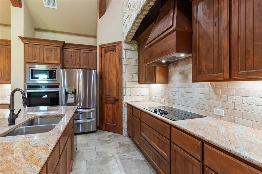 10040 Henley Cove Iola, TX 77861
