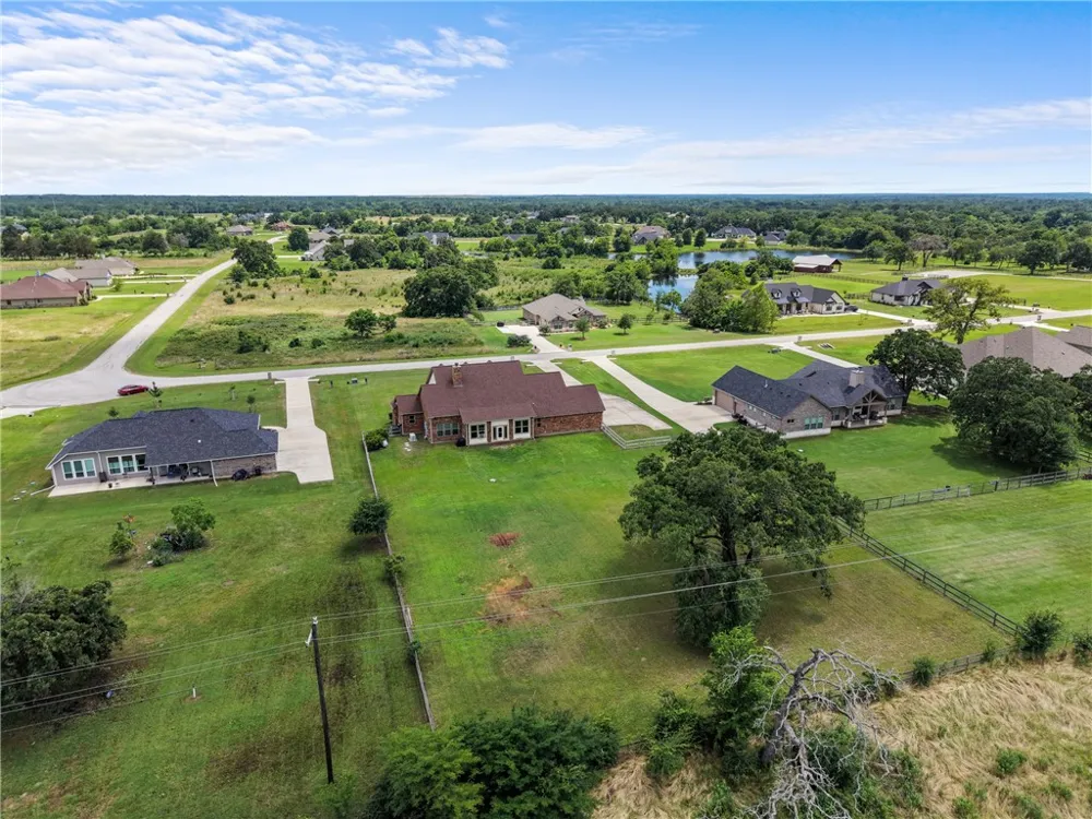 10040 Henley Cove Iola, TX 77861