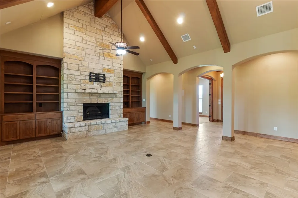 10040 Henley Cove Iola, TX 77861
