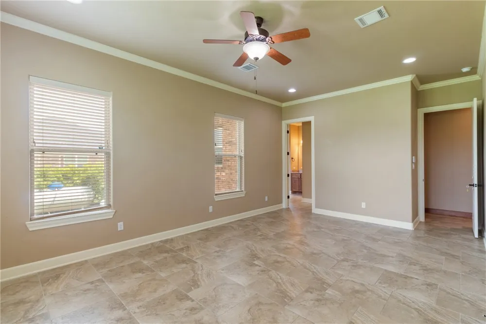 10040 Henley Cove Iola, TX 77861