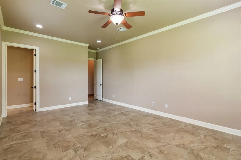 10040 Henley Cove Iola, TX 77861