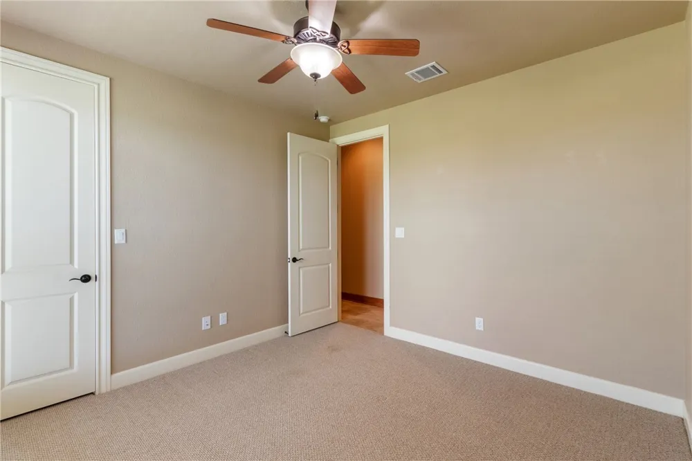 10040 Henley Cove Iola, TX 77861