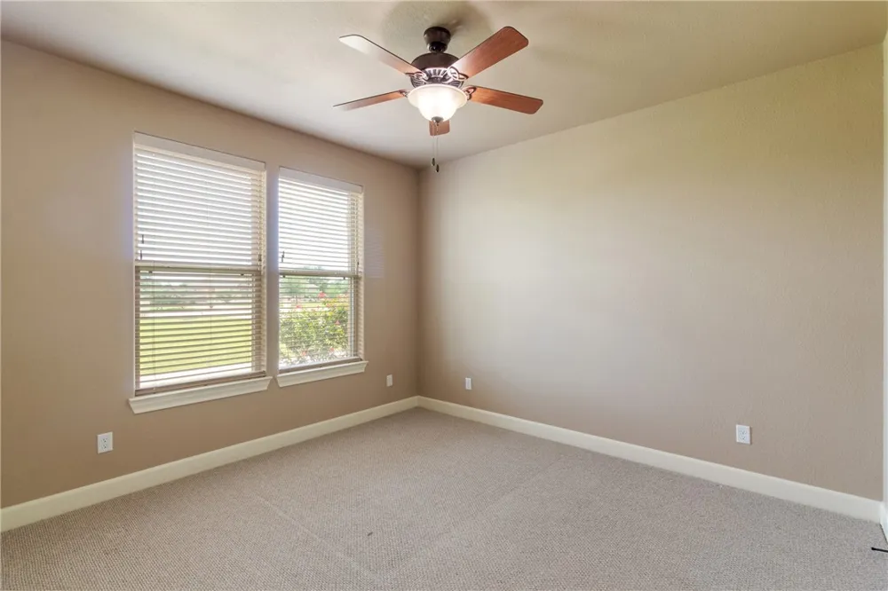 10040 Henley Cove Iola, TX 77861