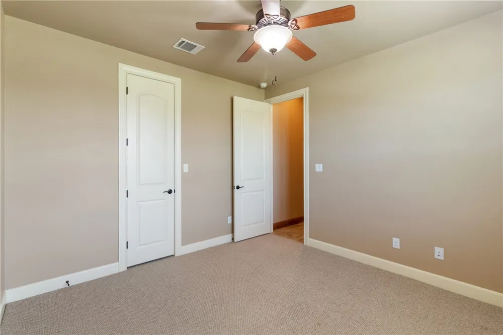 10040 Henley Cove Iola, TX 77861