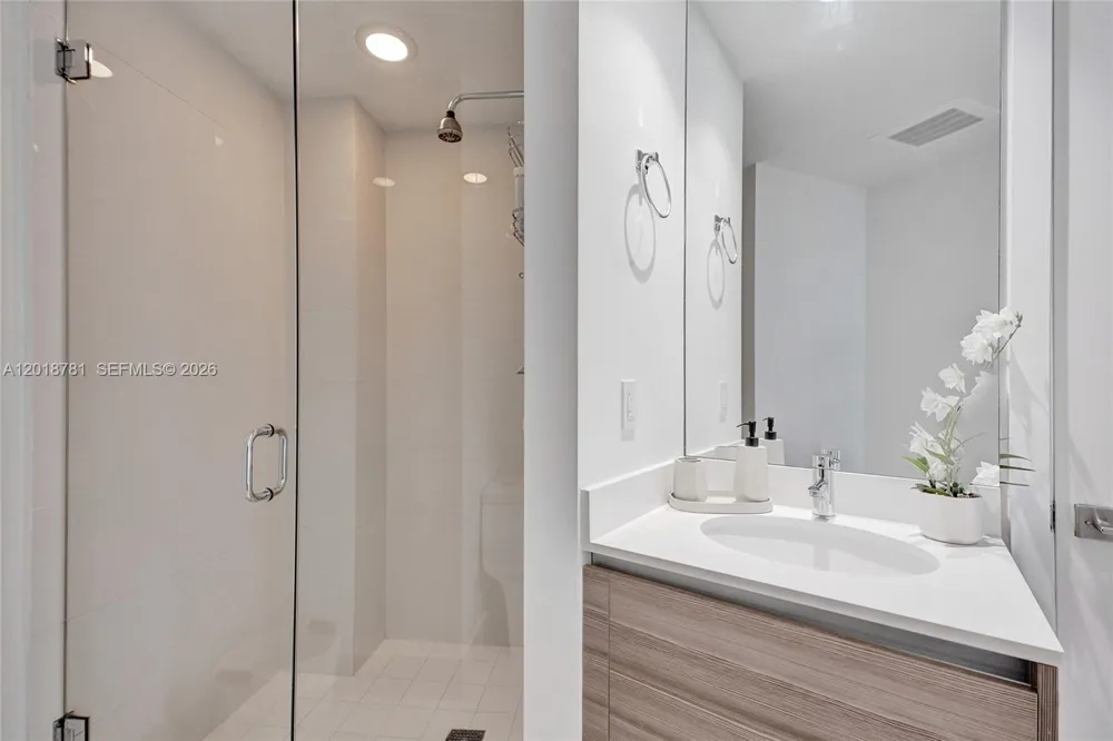 121 NE 34th St #2809 Miami, FL 33137