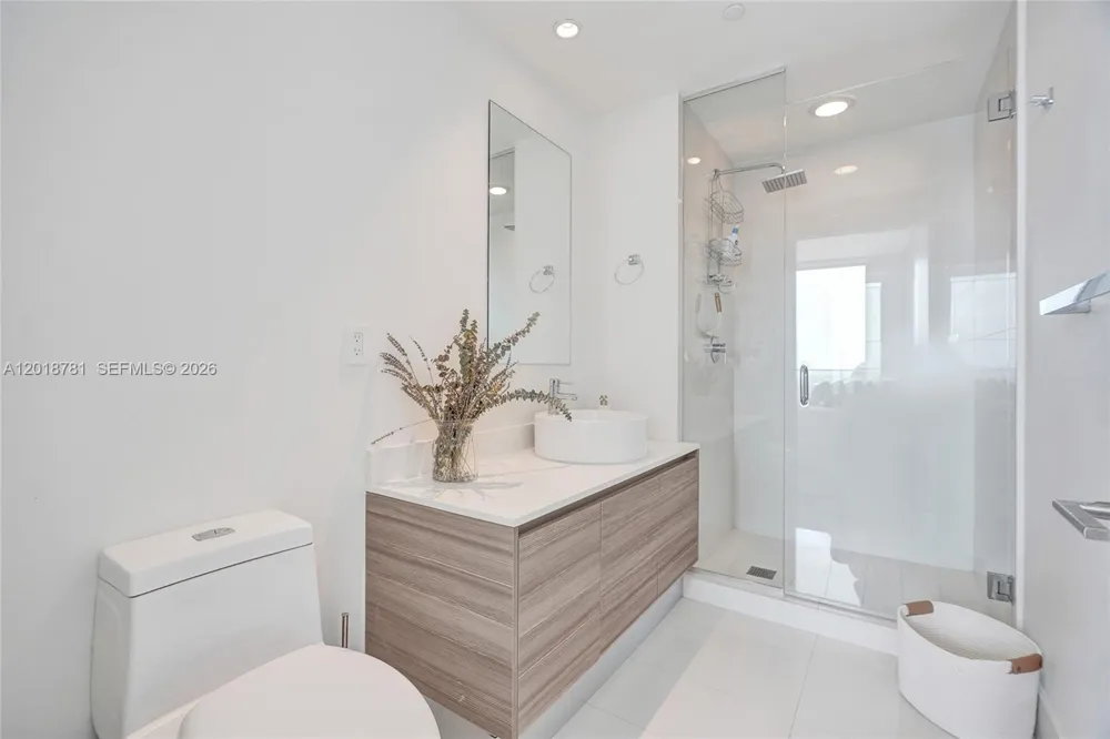 121 NE 34th St #2809 Miami, FL 33137