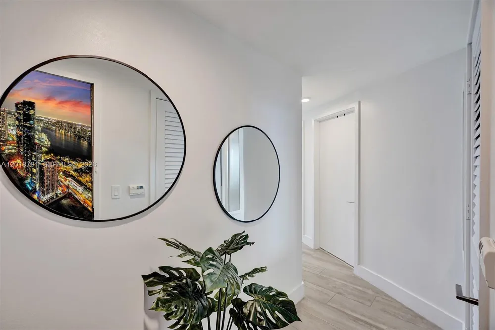 121 NE 34th St #2809 Miami, FL 33137