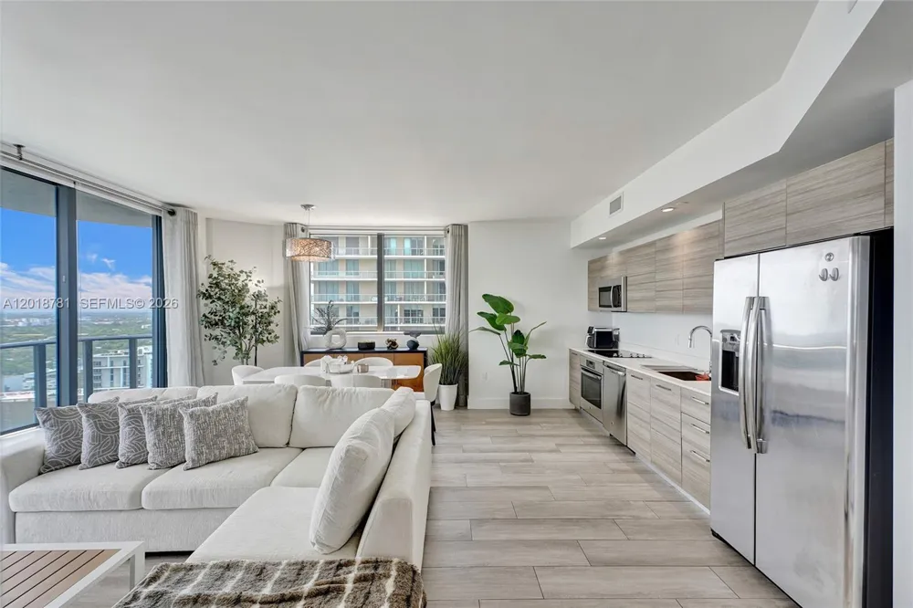 121 NE 34th St #2809 Miami, FL 33137