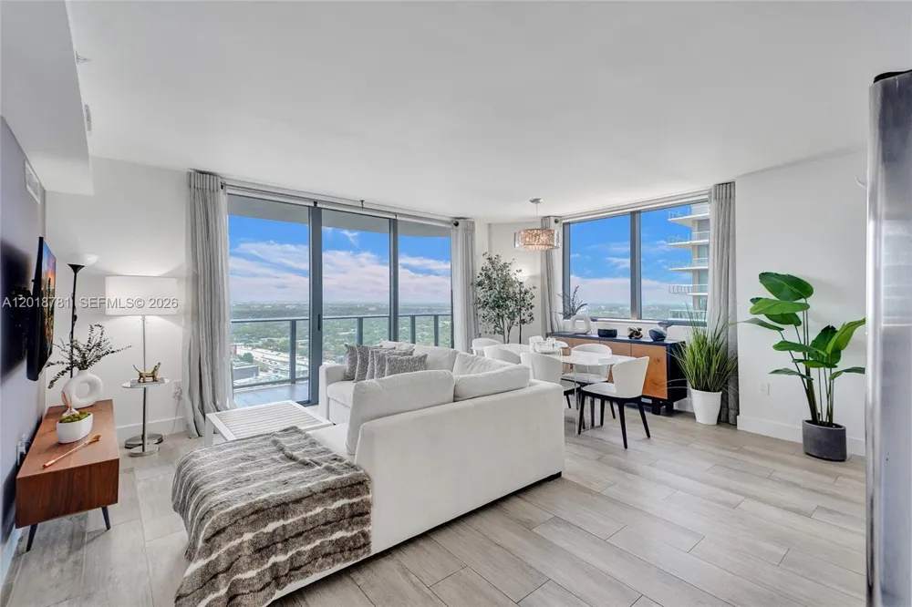 121 NE 34th St #2809 Miami, FL 33137