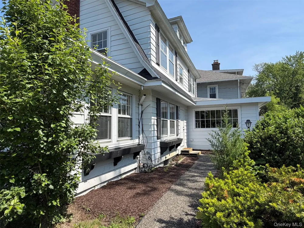 2 Jenkins Parkway #4 Hudson, NY 12534