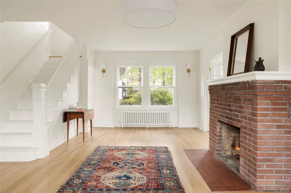 2 Jenkins Parkway #4 Hudson, NY 12534