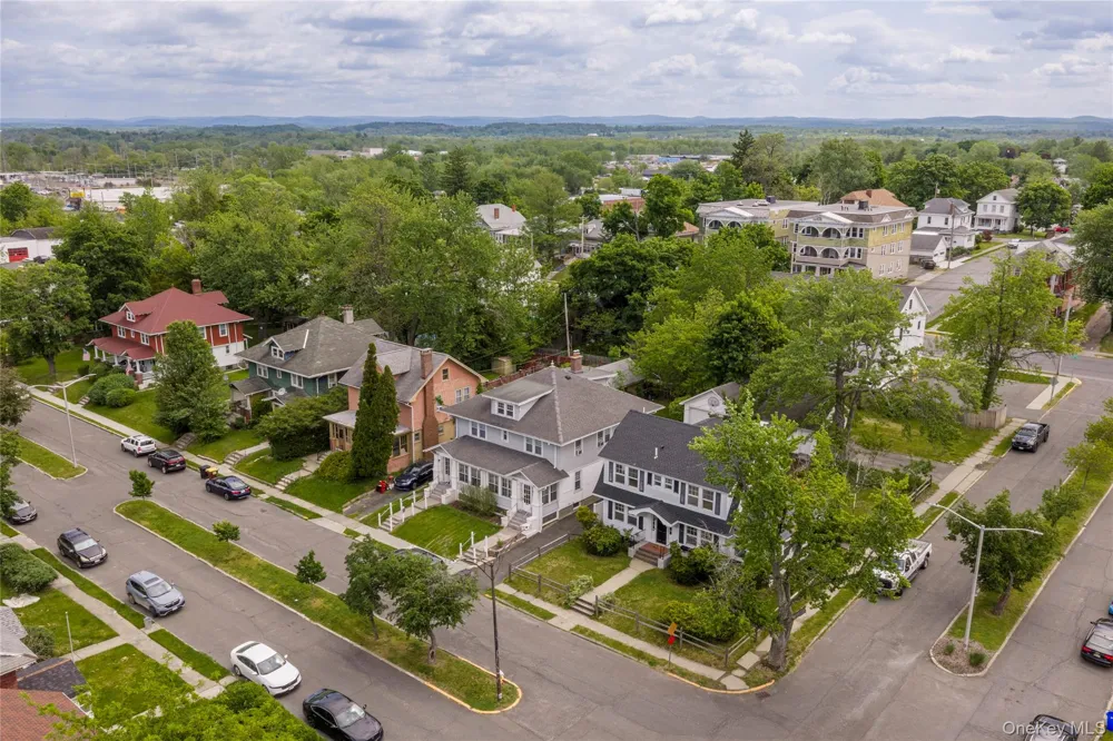 2 Jenkins Parkway #4 Hudson, NY 12534