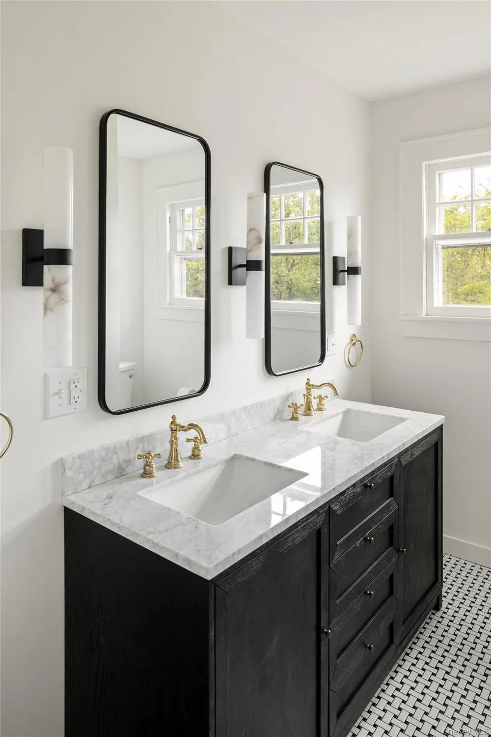 2 Jenkins Parkway #4 Hudson, NY 12534