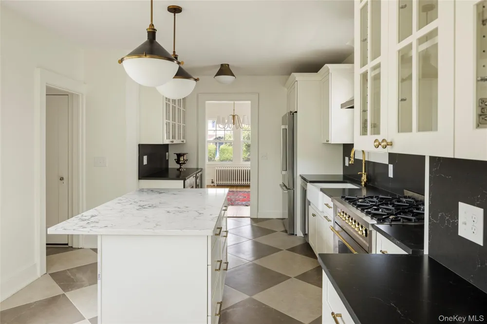 2 Jenkins Parkway #4 Hudson, NY 12534
