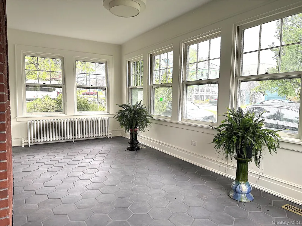 2 Jenkins Parkway #4 Hudson, NY 12534