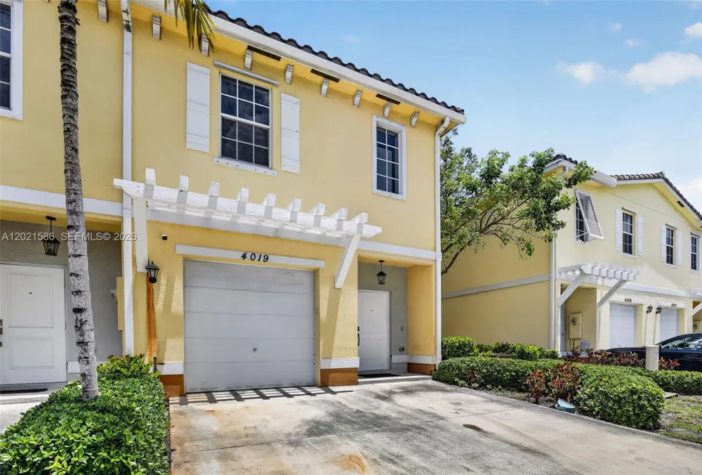 4019 NW 11th Dr Lauderhill, FL 33313