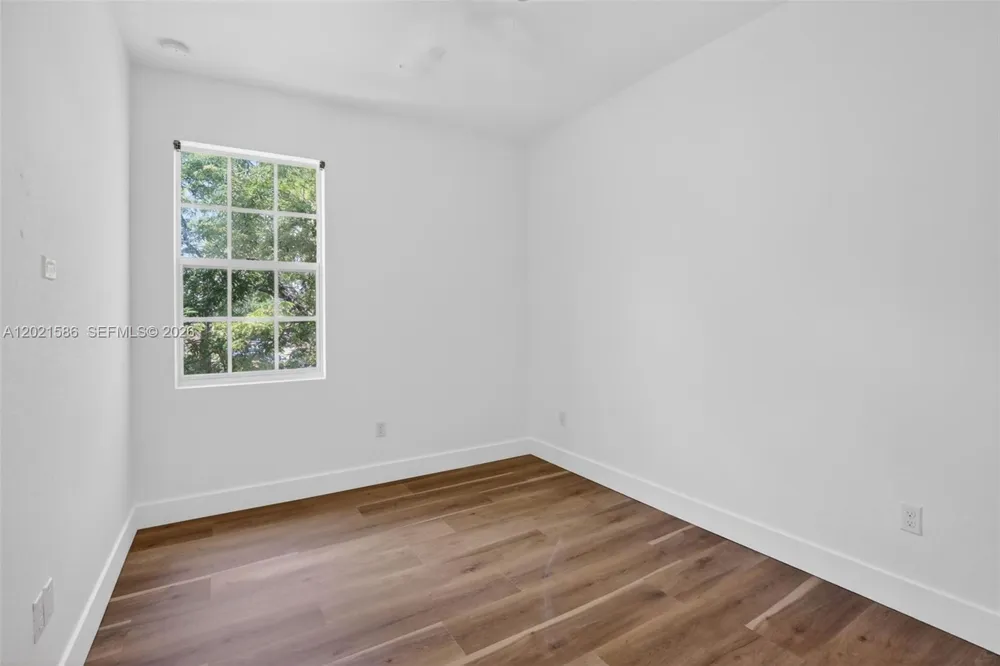 4019 NW 11th Dr Lauderhill, FL 33313