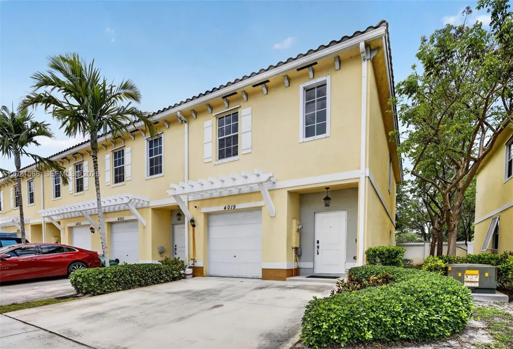 4019 NW 11th Dr Lauderhill, FL 33313