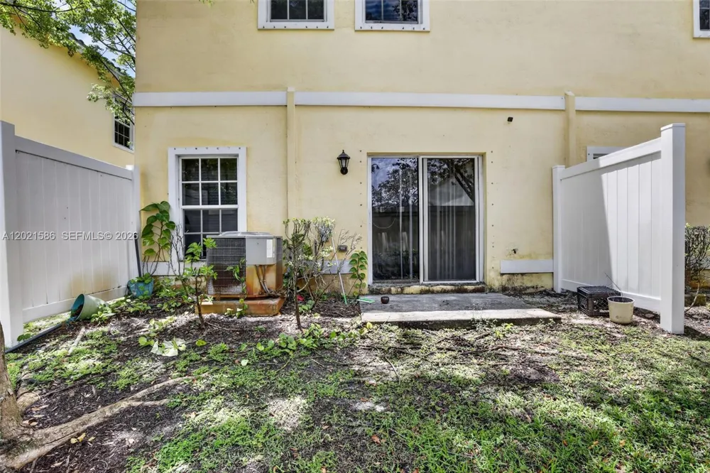 4019 NW 11th Dr Lauderhill, FL 33313