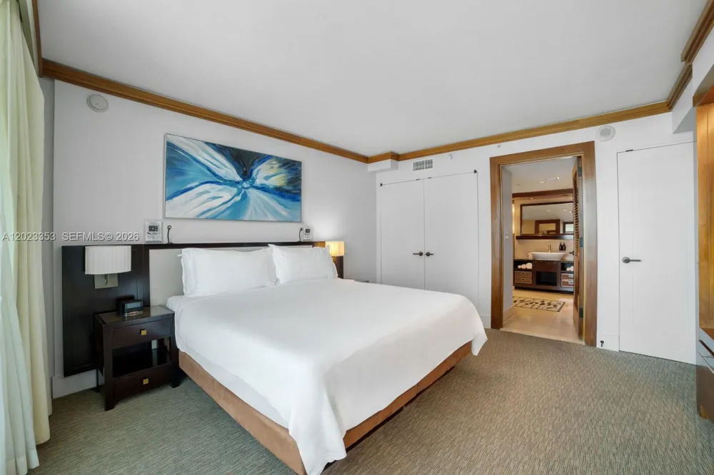 6801 Collins Ave #714 (Door 704) Miami Beach, FL 33141