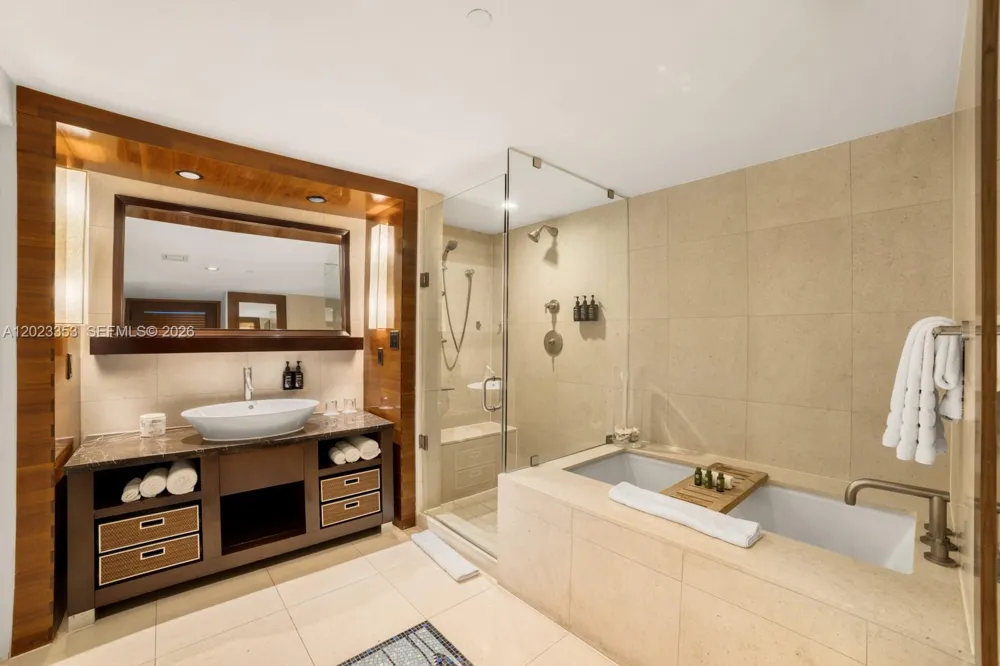 6801 Collins Ave #714 (Door 704) Miami Beach, FL 33141