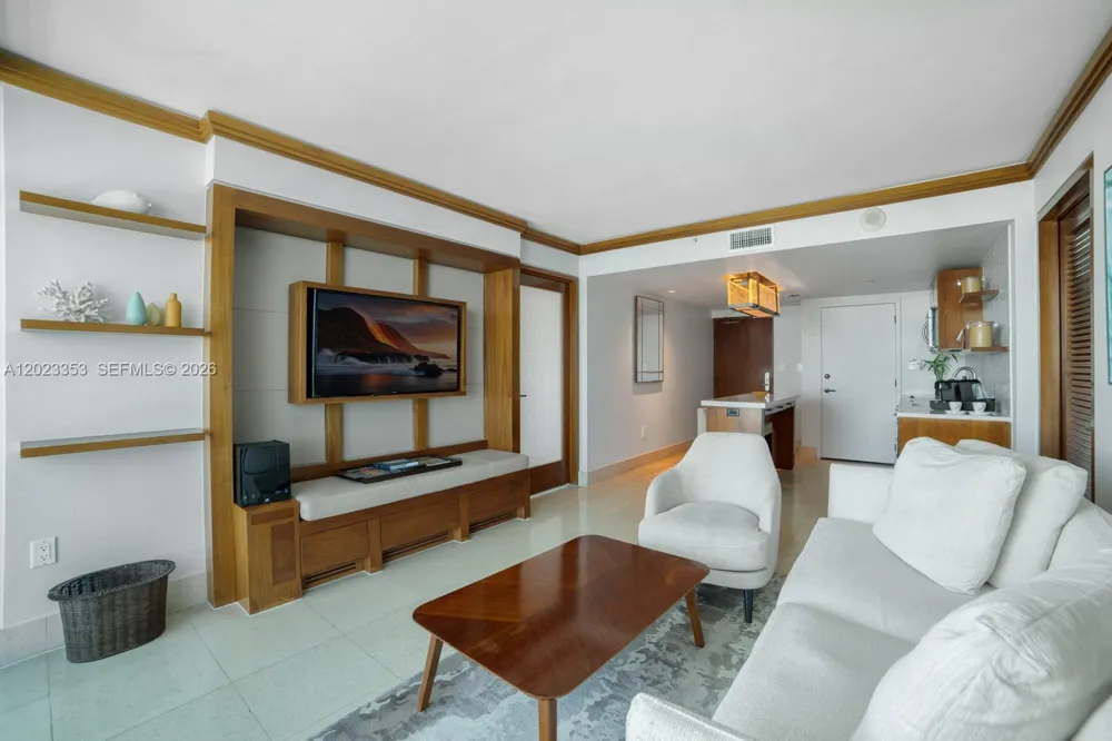 6801 Collins Ave #714 (Door 704) Miami Beach, FL 33141