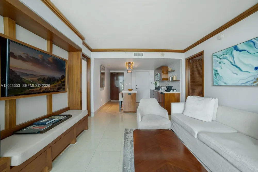 6801 Collins Ave #714 (Door 704) Miami Beach, FL 33141