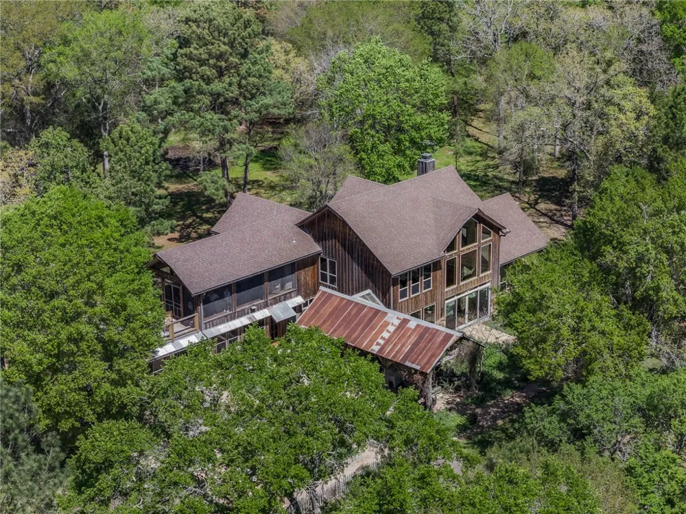 3702 County Road 151 Bedias, TX 77831