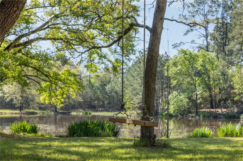3702 County Road 151 Bedias, TX 77831