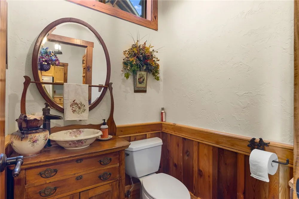 3702 County Road 151 Bedias, TX 77831