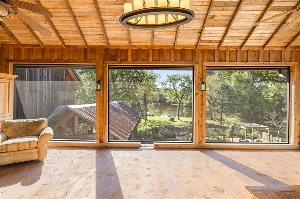 3702 County Road 151 Bedias, TX 77831