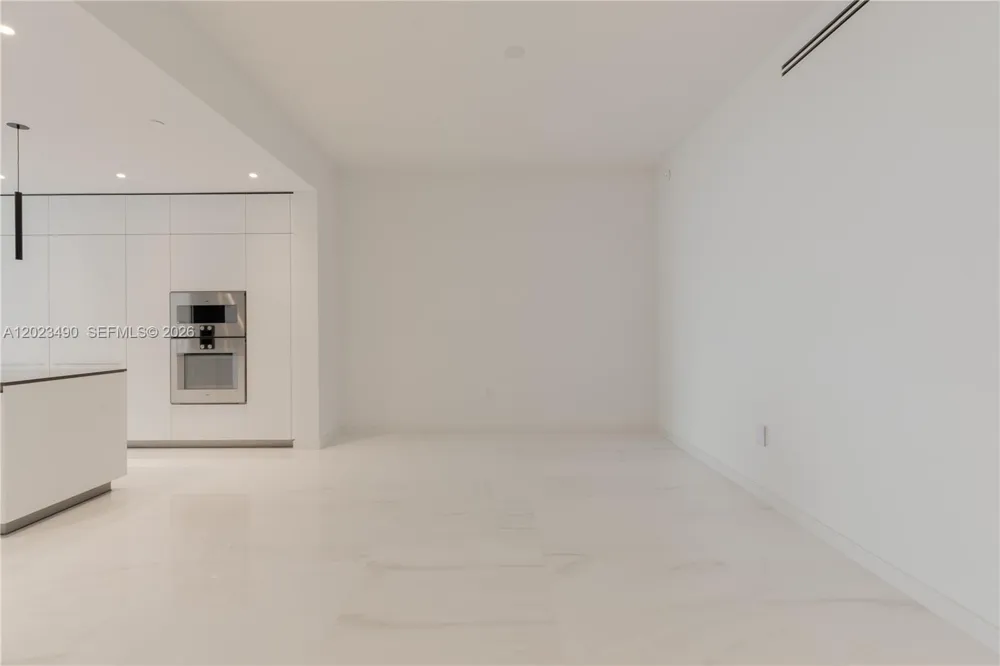 300 Biscayne Blvd Way #1704 Miami, FL 33131