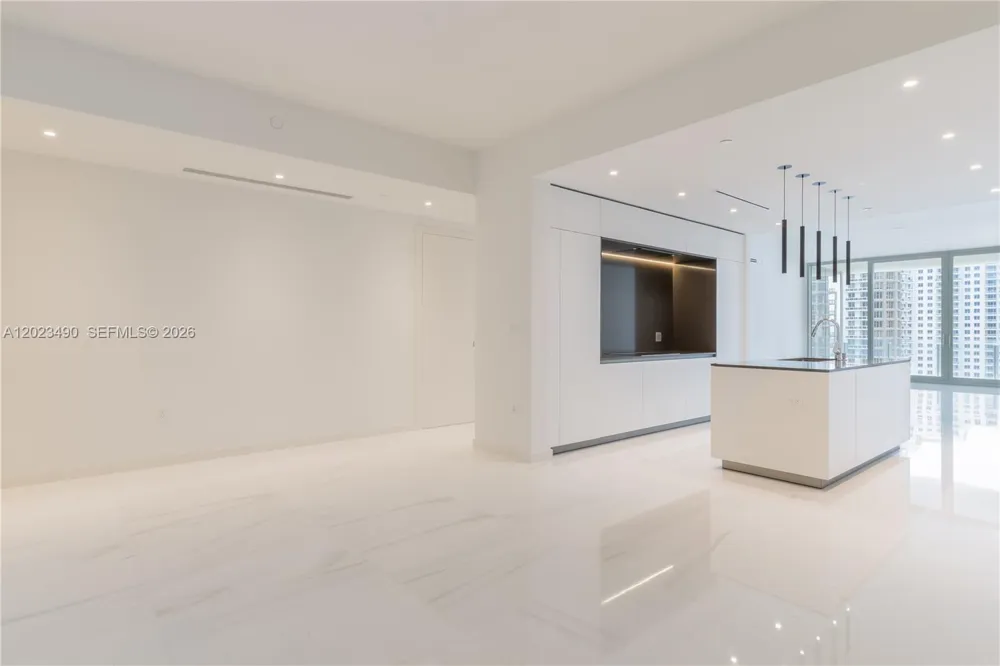 300 Biscayne Blvd Way #1704 Miami, FL 33131