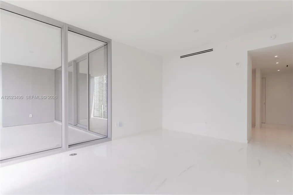 300 Biscayne Blvd Way #1704 Miami, FL 33131