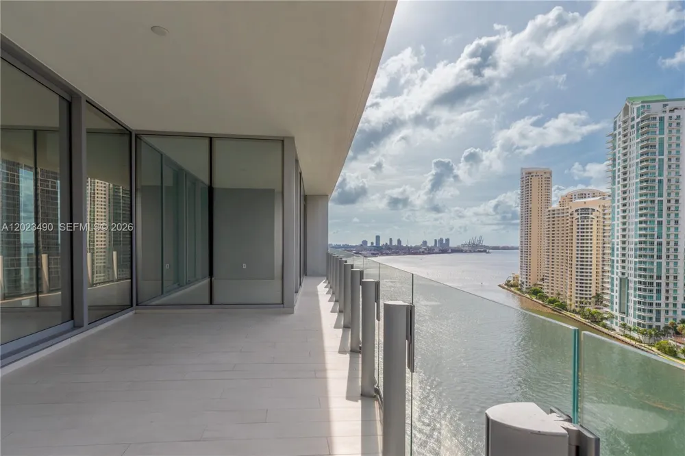 300 Biscayne Blvd Way #1704 Miami, FL 33131