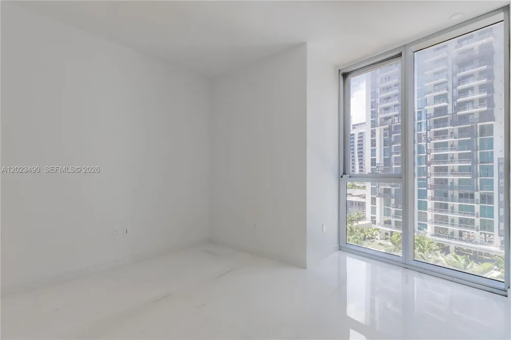 300 Biscayne Blvd Way #1704 Miami, FL 33131