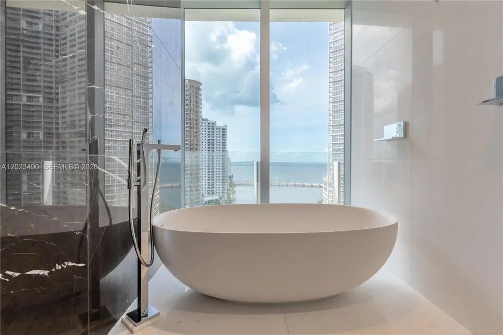 300 Biscayne Blvd Way #1704 Miami, FL 33131