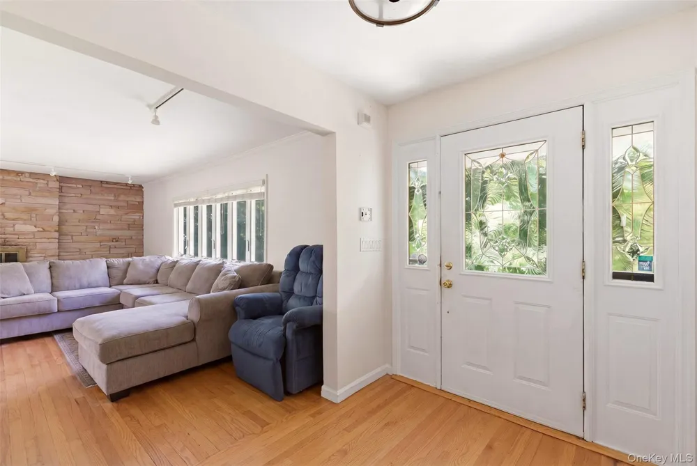 106 Vineyard Road Huntington, NY 11743