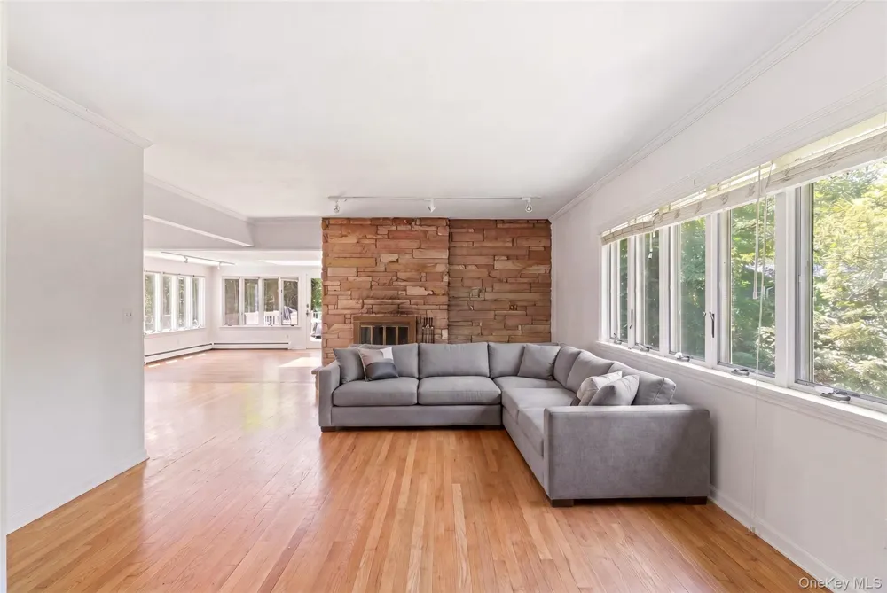 106 Vineyard Road Huntington, NY 11743